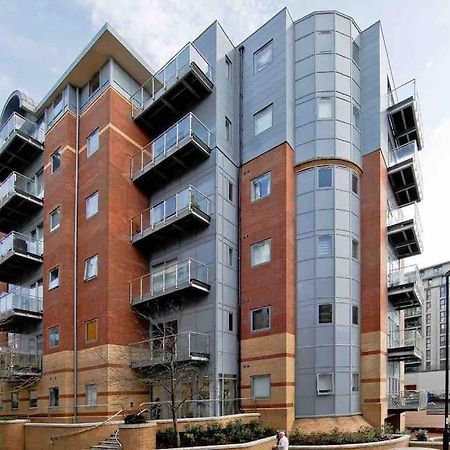Cozy Modern Apartment In Croydon Central Exterior photo